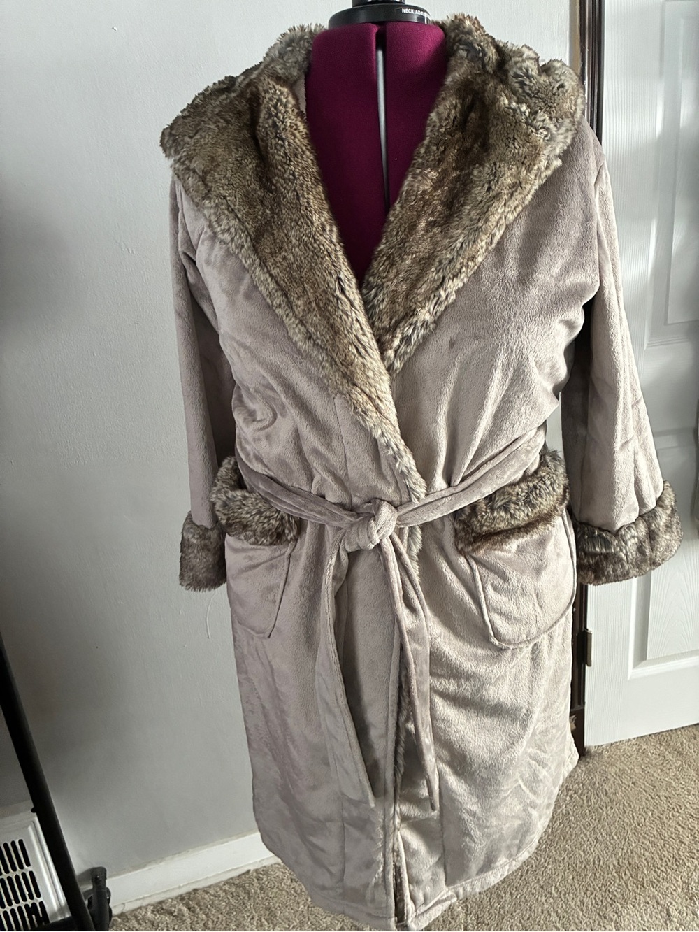 Cozy Taupe Faux-Fur Trim Robe - Women